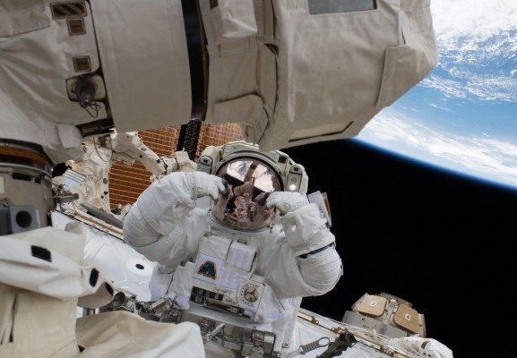 Miles de personas solicitan participar en futuras misiones de la NASA a la Luna y Marte
