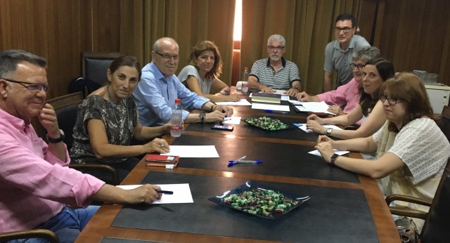 El Colegio de Médicos de Castellón compra equipos de protección para sus 2.700 facultativos al no llegar los de Sanidad