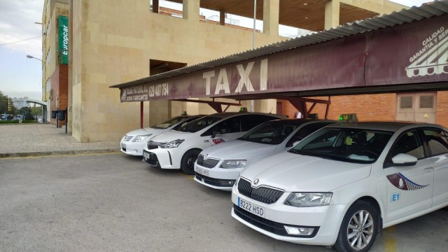 Los taxistas no pueden más: 