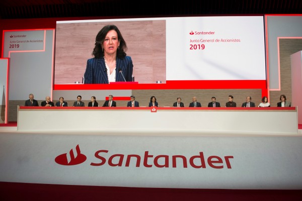 Banco Santander celebra su junta más atípica tratando de salir de mínimos en bolsa