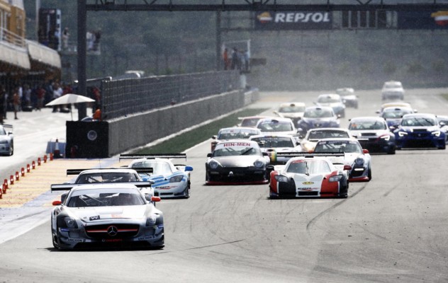 La carrera GT-CER en Cheste pasa de mayo a finales de agosto
