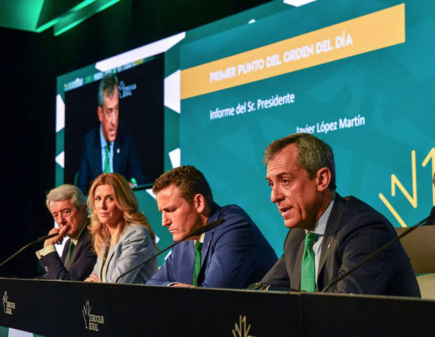 El presidente de Eurocaja Rural, Javier López Martín, en la Asamblea General de 2018. Foto: Eurocaja Rural. - 