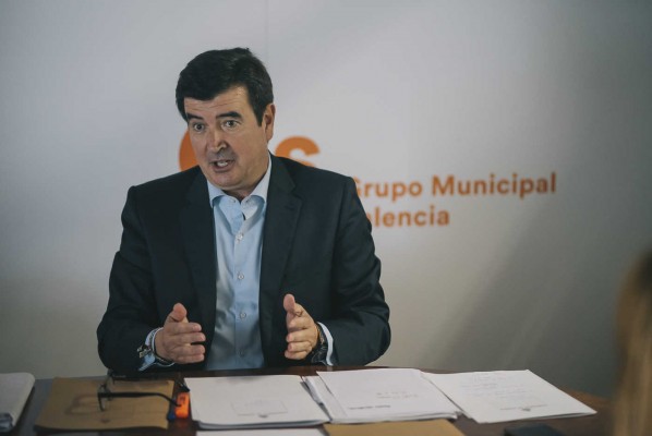 Giner critica que el Ayuntamiento de València no está 
