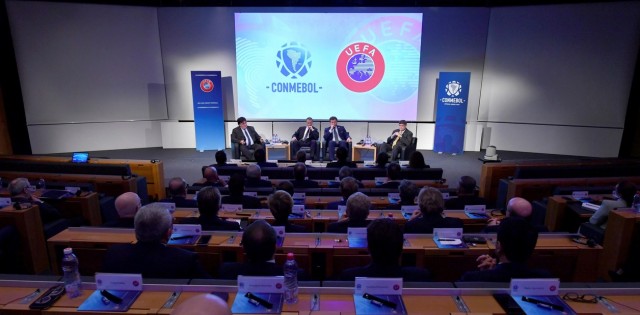 La UEFA prioriza las competiciones domésticas y contempla disputar las europeas durante el verano