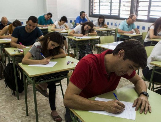 Más de 10.700 personas se examinan para entrar en 29 bolsas de empleo temporal de la Generalitat