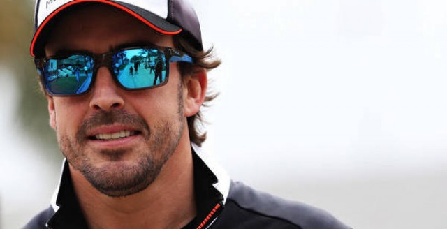 Fernando Alonso dona 4.000 equipos de protección y 300.000 mascarillas
