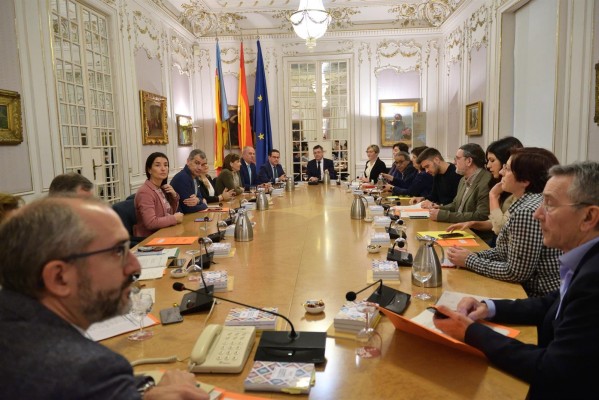 Morera propone que Les Corts trabajen en julio y agosto para celebrar los plenos suspendidos