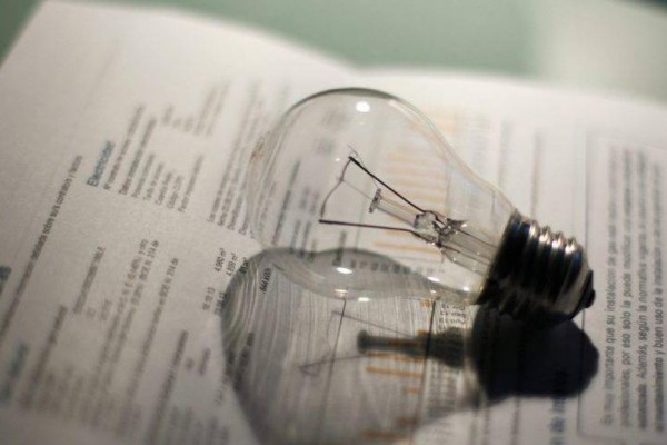  El Gobierno amplía la prohibición de cortar el suministro de luz, gas y agua a los consumidores
