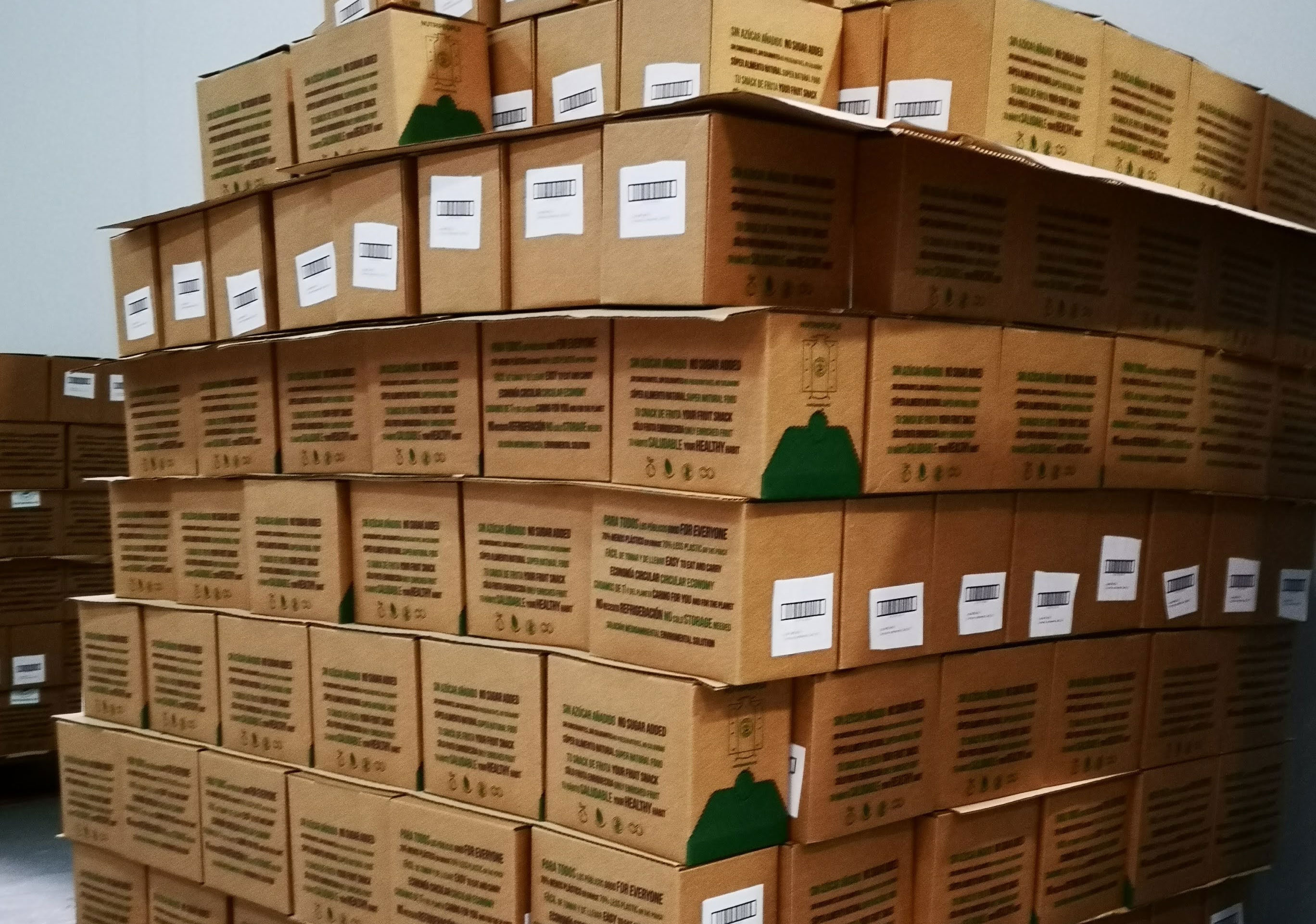 Nutripeople dona más de 2.000 unidades de puré de fruta vitaminado a los trabajadores del Morales Meseguer
