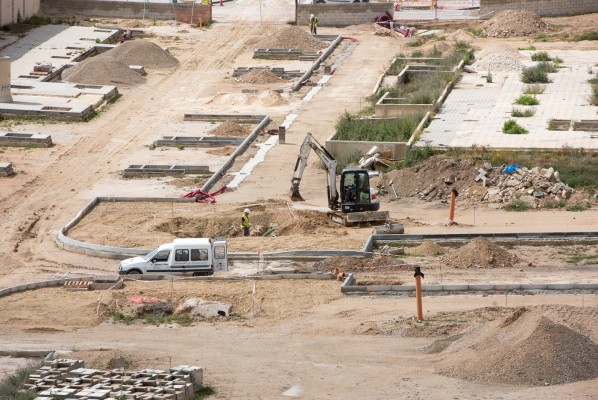El último día 'hábil' de la construcción: asegurar obras, retirar material y establecer vigilancias