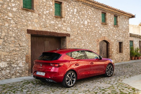 Seat ofrece el León con cinco sistemas de propulsión y motores de hasta 204 cv