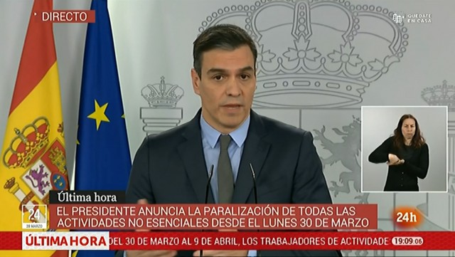 Sánchez cierra fábricas y obras y ofrece un permiso retribuido y recuperable