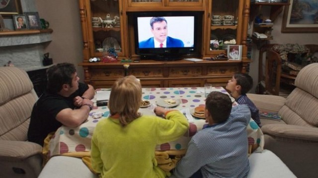 Los murcianos, cerca de seis horas cada día enganchados al televisor