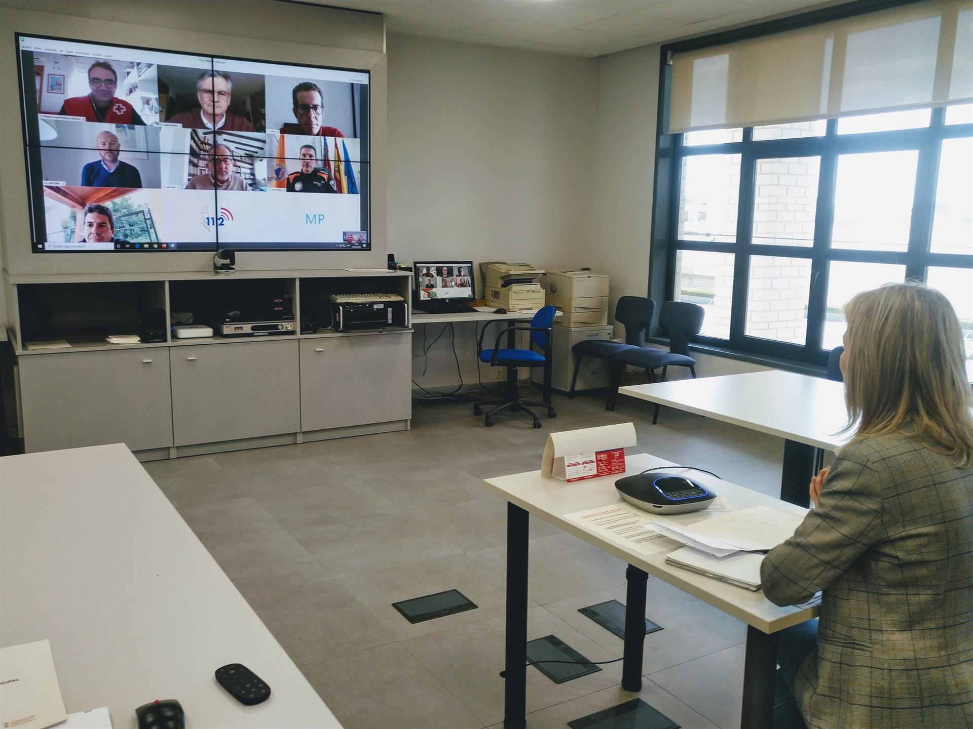 El Consell coordinará a 10.000 efectivos para repartir alimentos y medicinas