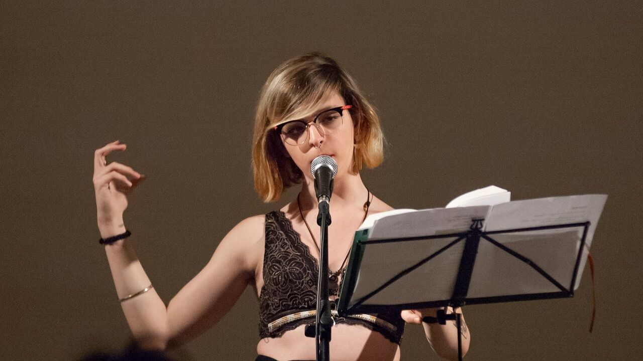 Elizabeth Duval: “Mezclar alta y baja cultura da a entender un privilegio intelectual”