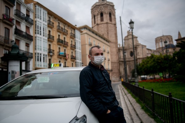 Taxis blancos, días oscuros