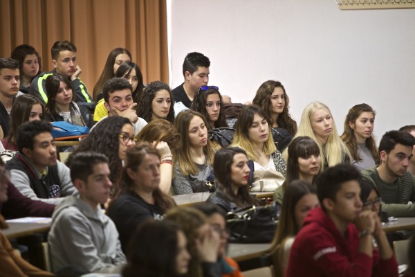 La UA habilita la posibilidad de aplazamiento de pago
de matrícula de sus estudiantes