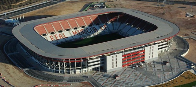 El estadio Enrique Roca de Murcia será aparcamiento y zona de descanso para camioneros 