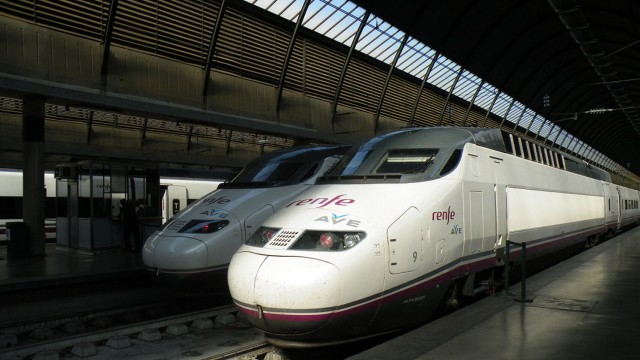 Ábalos anuncia que Renfe dará billetes gratis para el personal sanitario