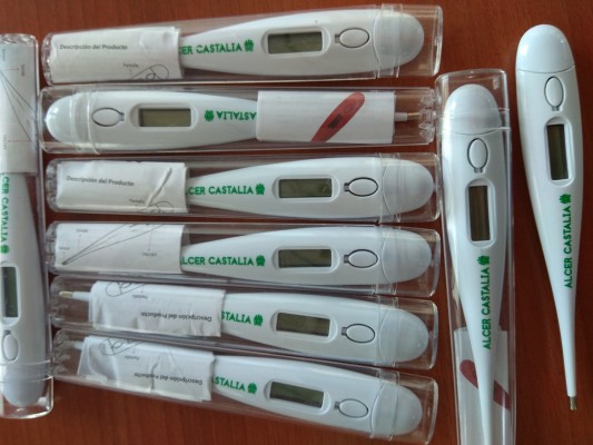 Alcer Castalia reparte más de 500 termómetros a los pacientes renales en diálisis de la provincia 