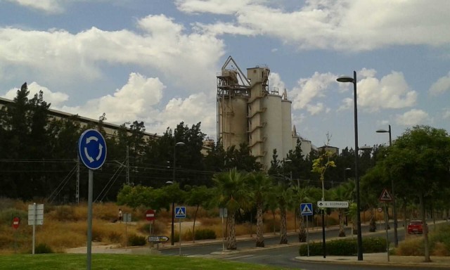 Guanyar airea un informe de Cultura que instaba al PP a proteger la planta de Cemex en San Vicente