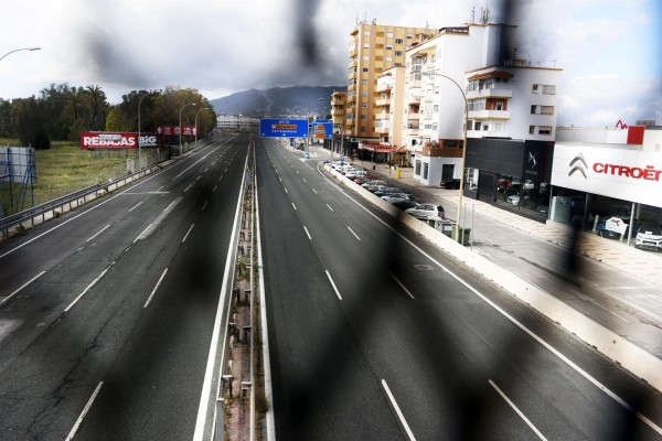 Los televisores antiguos sirven de material para construir carreteras