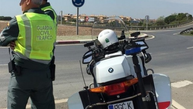 Todas las patrullas de la Guardia Civil dispondrán de sistemas de detección de alcohol y drogas