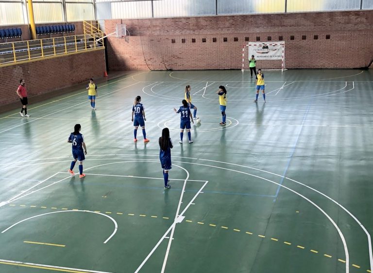 Pista del pabellón Chencho en un entrenamiento del Playas femenino. - 
