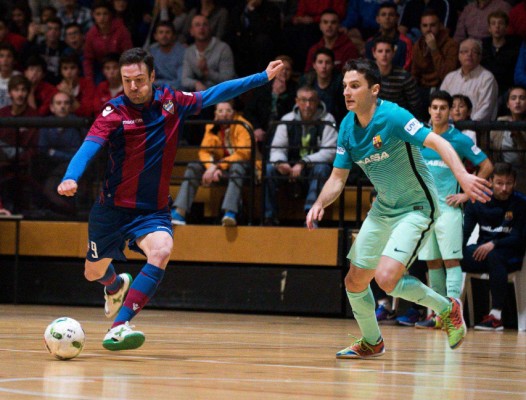 Carlos Márquez renueva por el Levante UD