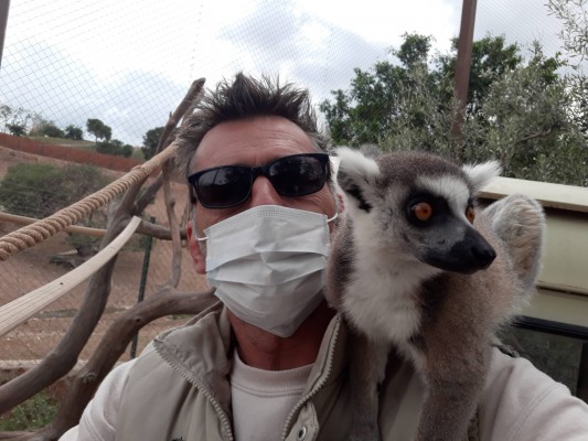Terra Natura vela por el bienestar de los animales adoptando medidas de seguridad para sus trabajadores