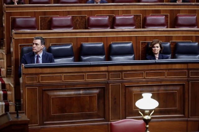 Carmen Calvo recibe el alta hospitalaria