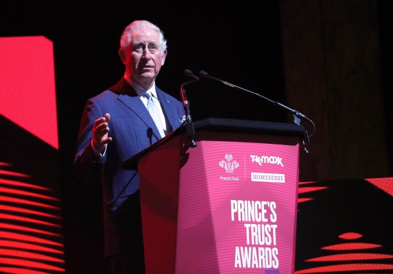 El príncipe Carlos de Inglaterra, contagiado por coronavirus