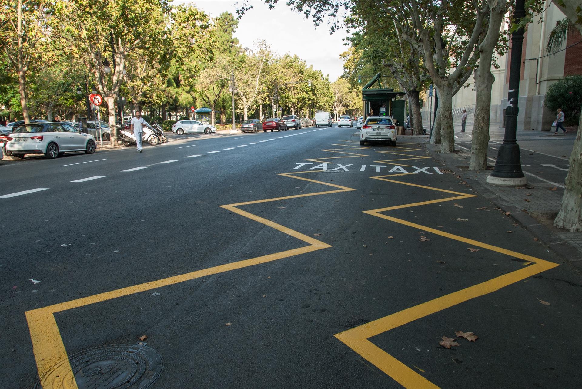La Generalitat regula la prestación del servicio de taxi durante la alarma: días, lugares y pasajeros