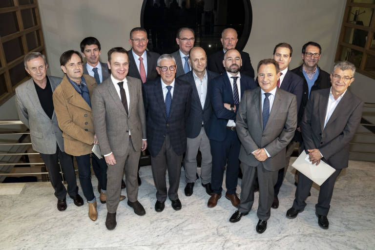 Miembros de la junta rectora de la patronal cerámica Ascer y representantes del sector. - 