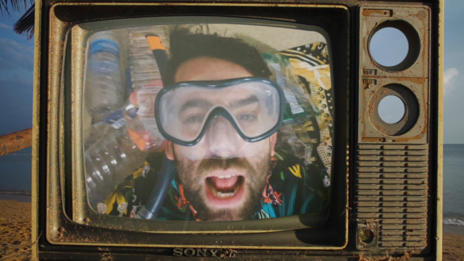 'Plàstic Àiland': La Fúmiga graba su último videoclip... en casa de sus oyentes