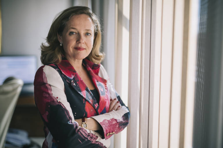 Calviño defiende ante el Eurogrupo medidas inmediatas contra la crisis del coronavirus