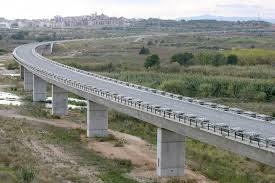 El Consell valora las posibilidades de localización de suelo industrial a lo largo del Corredor Mediterráneo  