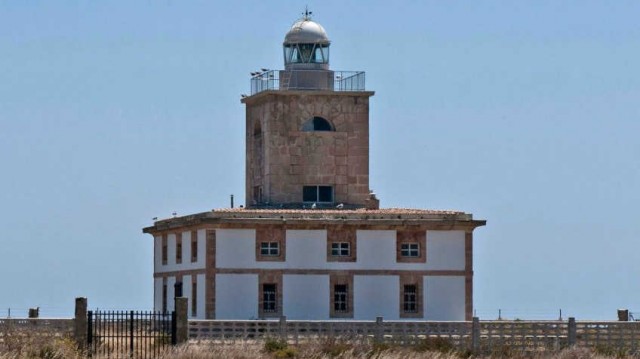 Aglomerados Los Serranos se adjudica el mantenimiento de los faros de Alicante

