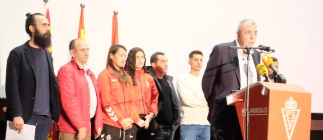 El Murcia amplía capital al ralentí y sin vender ni una acción en 14 municipios de la Región