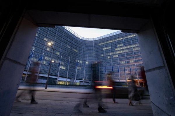
Bruelas aprueba ayudas para pymes, bancos y equipos médicos en Portugal, Alemania e Italia