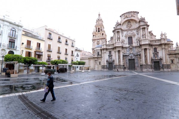 El número de contagios por coronavirus en la Región alcanza las 385 personas y los 99 ingresos