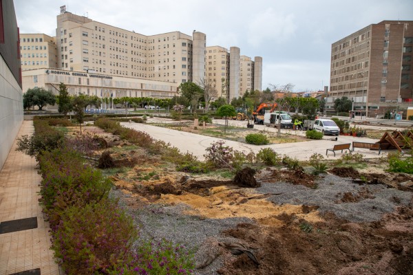 Comienzan los trabajos previos para construir el hospital de campaña junto al General de Alicante 