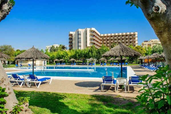 El Consell ultima tres convenios para poder usar hoteles: alojarán pacientes, sanitarios y 'guardias'