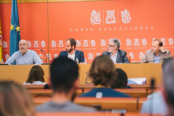 El PSPV gana un diputado en las comisiones de Les Corts a costa de Ciudadanos