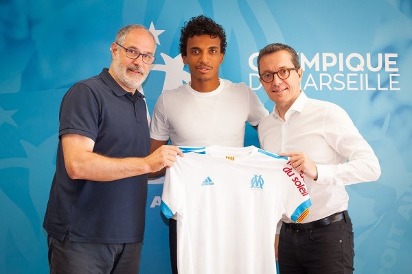 El Marsella francés se hace con el mediocentro brasileño Luiz Gustavo