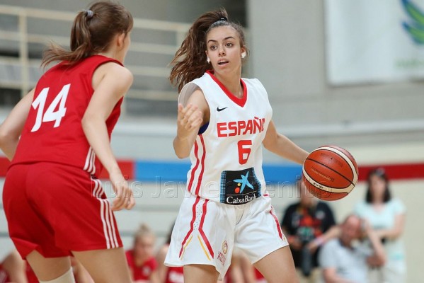 María González seguirá creciendo como jugadora en la Liga Femenina 2
