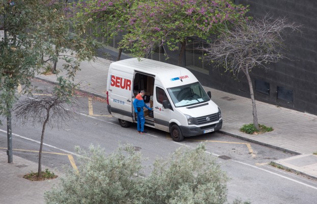 A pleno rendimiento: logística, ocio digital, higiene, formación y 'ecommerce' se crecen contra el virus