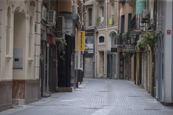 Ordenan el cierre de los comercios en domingos y festivos

