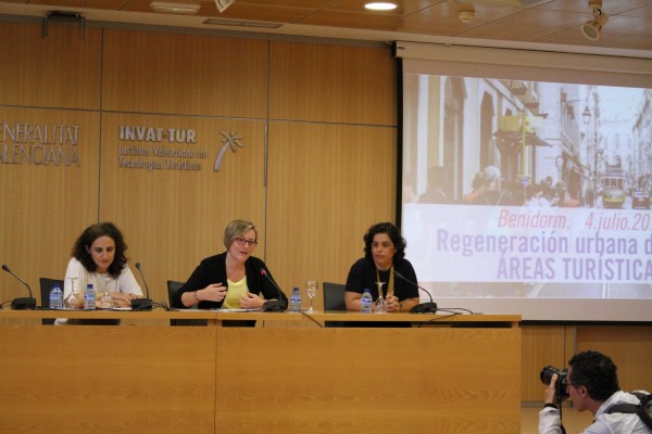 La Generalitat estudiará los edificios de primera línea de playa que precisan ser rehabilitados
