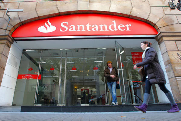 El 25% de las sucursales del Banco Santander solo abrirán lunes y jueves